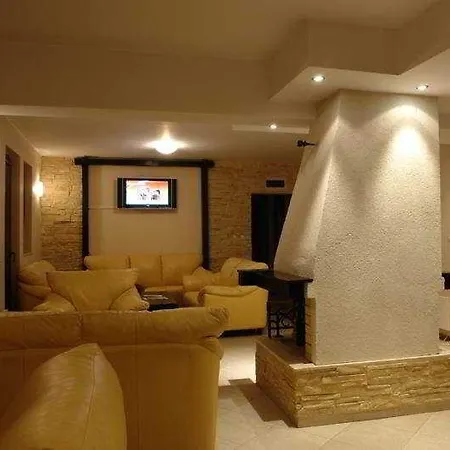Winslow Atrium فندق 3*